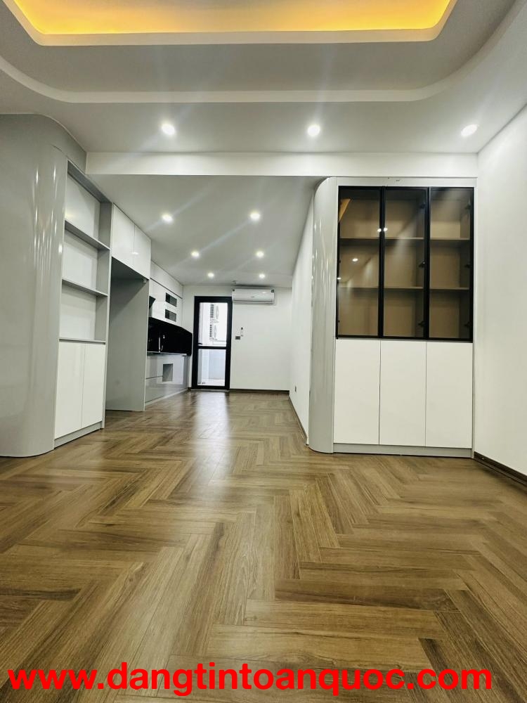 ????Tòa 30T Nam Trung Yên, Cầu Giấy 76m 3PN, Nội thất mới keng, 7.65 tỷ????