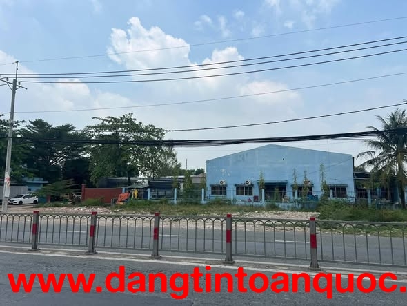 Bán nhà mặt tiền 8.800m2 giá 45 tỷ Đường Lỉnh Lộ 8