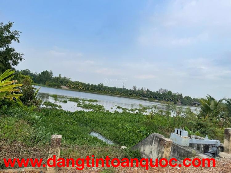 - BÁN đất Vừa MT sông SG  và MT rạch rất đẹp thoáng mát  thuộc Xã Trung An, Chủ Chi.