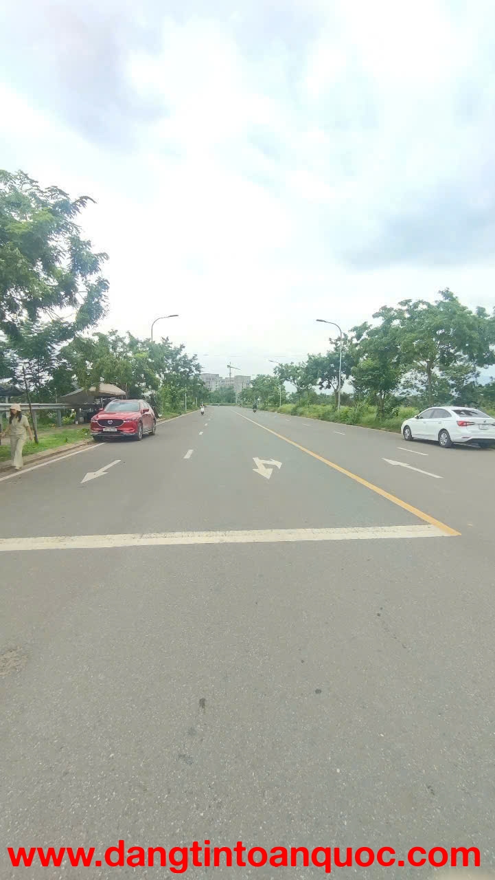 Chính chủ bán gấp đất nghỉ dưỡng Hòa Lạc vị trí kinh doanh.