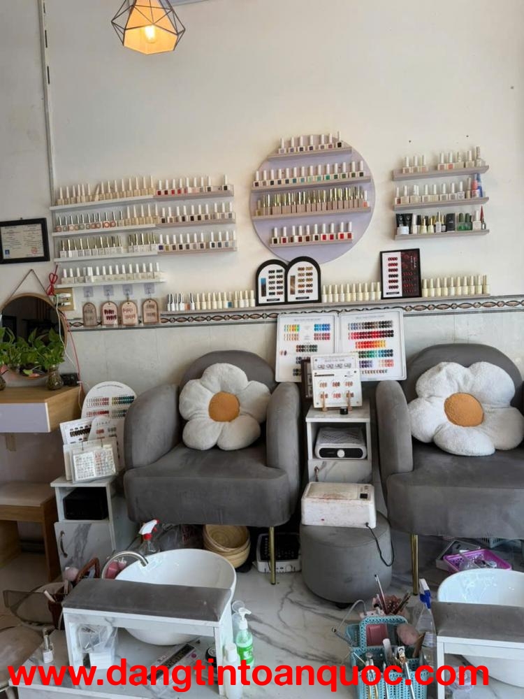SANG NHƯỢNG MẶT BẰNG NAIL, GỘI ĐẦU DƯỠNG SINH, CHĂM SÓC DA TẠI CẦN THƠ