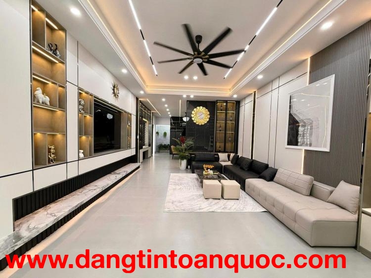 Bán nhà đường Lạc Long Quân, phường 8 Tân Bình (4*28) 7PN hơn 7 tỷ