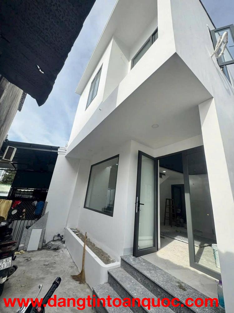 Bán nhà mới xây hẻm Võ Thị Sáu, Phường Nam Nha Trang ra chợ Vĩnh Trường chỉ 1 phut. Giá 2ty5