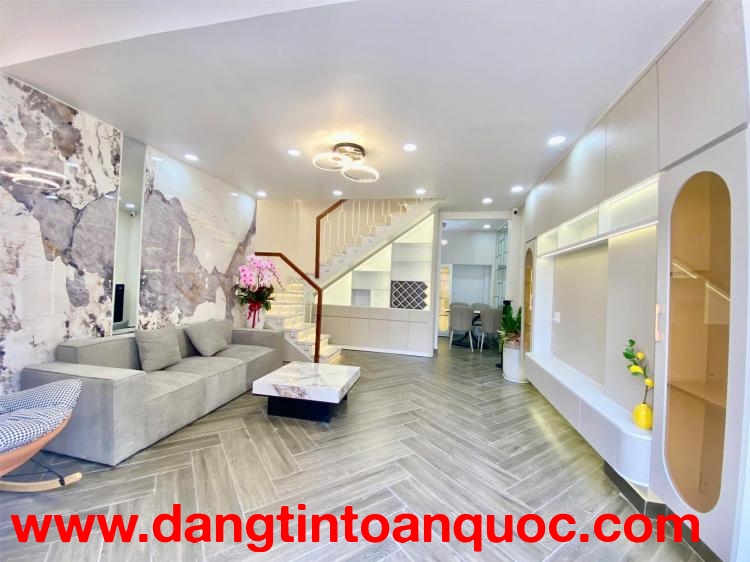 Nhà vừa ở vừa kinh doanh, hơn 5 tỷ, cạnh Phú Mỹ Hưng, 2 tầng