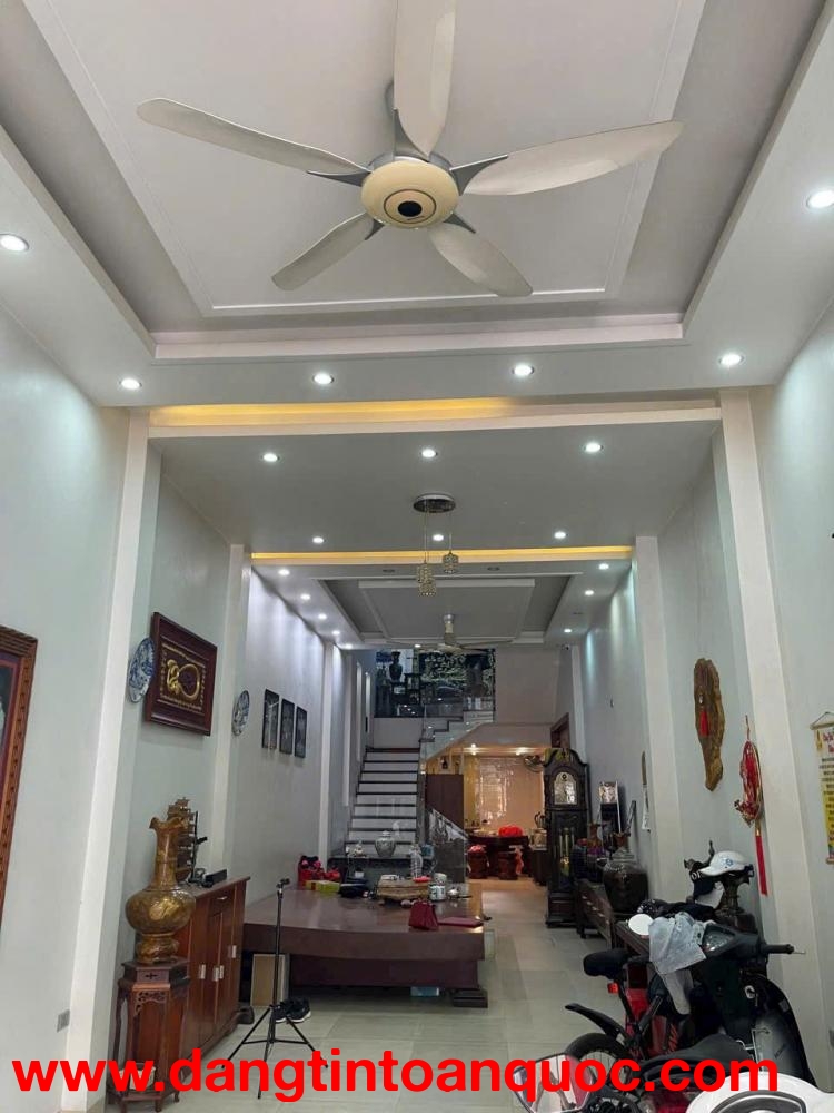 Nhà Đẹp – Giá Tốt – Cần Bán Nhà 5 Tầng Mặt Đường Nguyễn Trãi, P. Tân Sơn (Hạc Thành), TP.Thanh Hóa