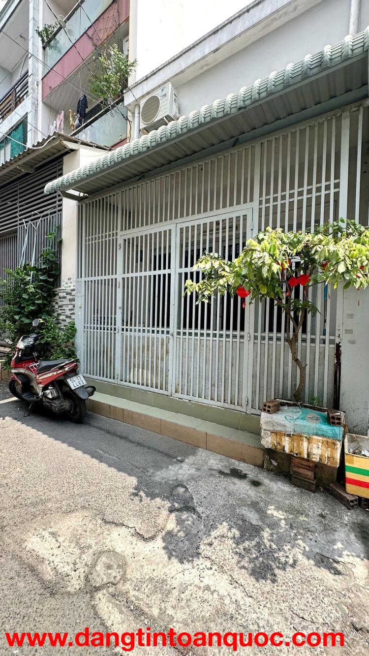 Nhà 1 lầu 4x13m cách MT Phạm Hùng 2 căn HXH P4Q8