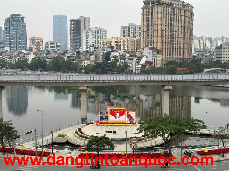 CHO THUÊ NHÀ: MẶT TIỀN TRUNG TÂM QUẬN ĐỐNG ĐA ĐỐI DIỆN HỒ HOÀNG CẦU.