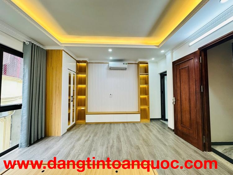 SIÊU ĐẸP PHỐ VĨNH PHÚC  40M 6T GIÁ 12,1 TỶ - NHÀ MỚI -LÔ GÓC -THANG MÁY- FULL NỘI THẤT