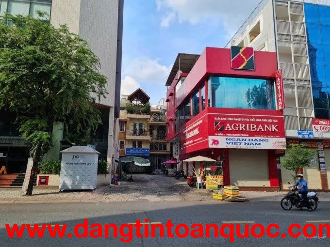 Nhà góc 2 mặt tiền Tôn Thất Tùng Bến Thành Q1 – 85m² đất, dòng tiền 135 triệu/tháng