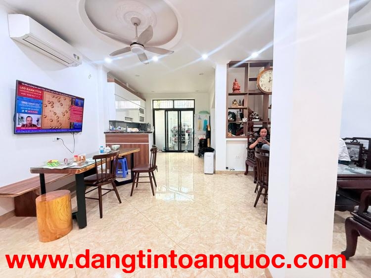 VIP 282 Lạc Long Quân – Bán nhà đẹp 2 mặt ngõ ôtô 70m2 5T MT 4m 40tỷ view Hồ Tây