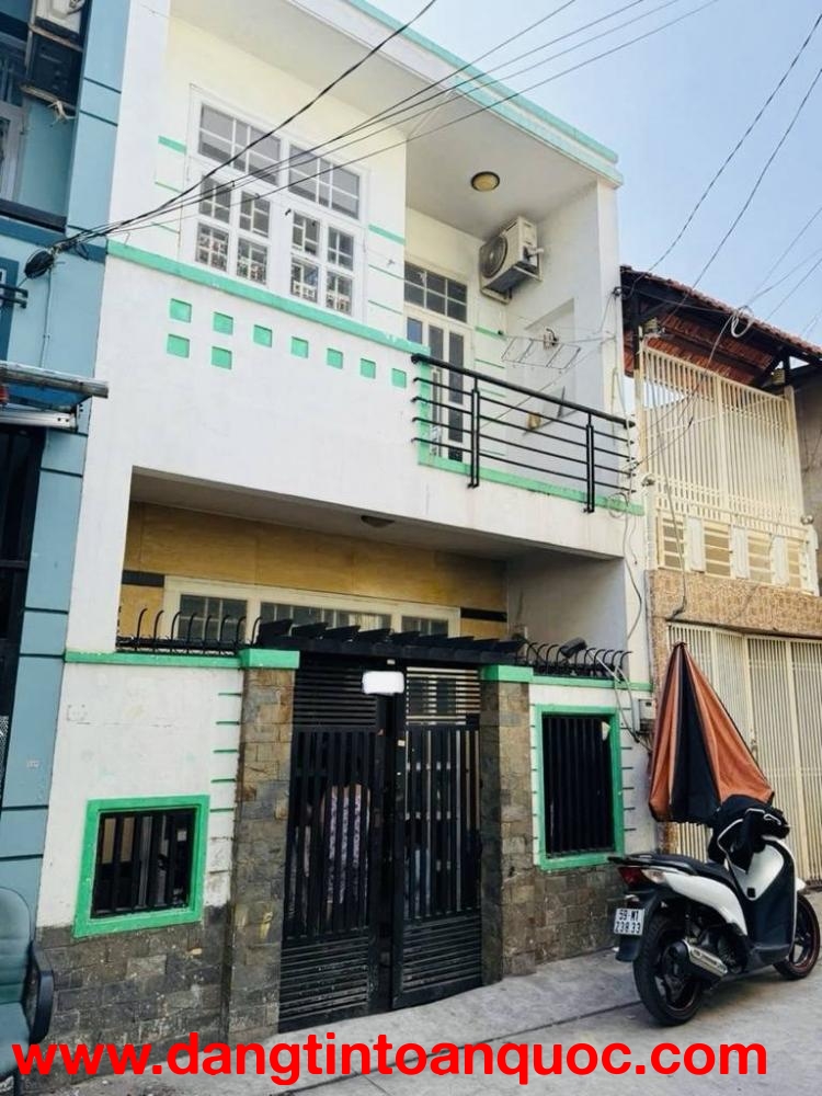 Nhà 3 lầu BTCT - Hẽm 5m - xe hơi đỗ cửa