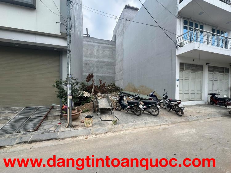 ĐẤT ĐẤU GIÁ VĨNH THANH GẦN INTRACOM 70M2 MT5 ĐƯỜNG Ô TÔ TRÁNH