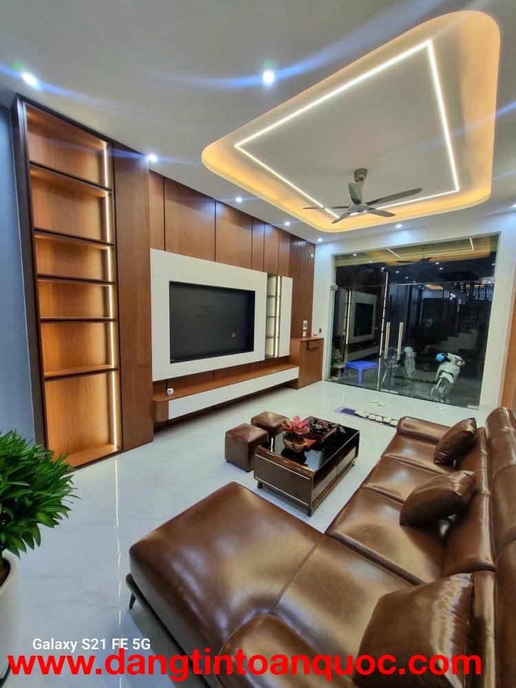 Bán nhà 4 tầng Kỳ Bá, TP Thái Bình, 70m2, sổ đỏ, 7.4 tỷ, 0978693808