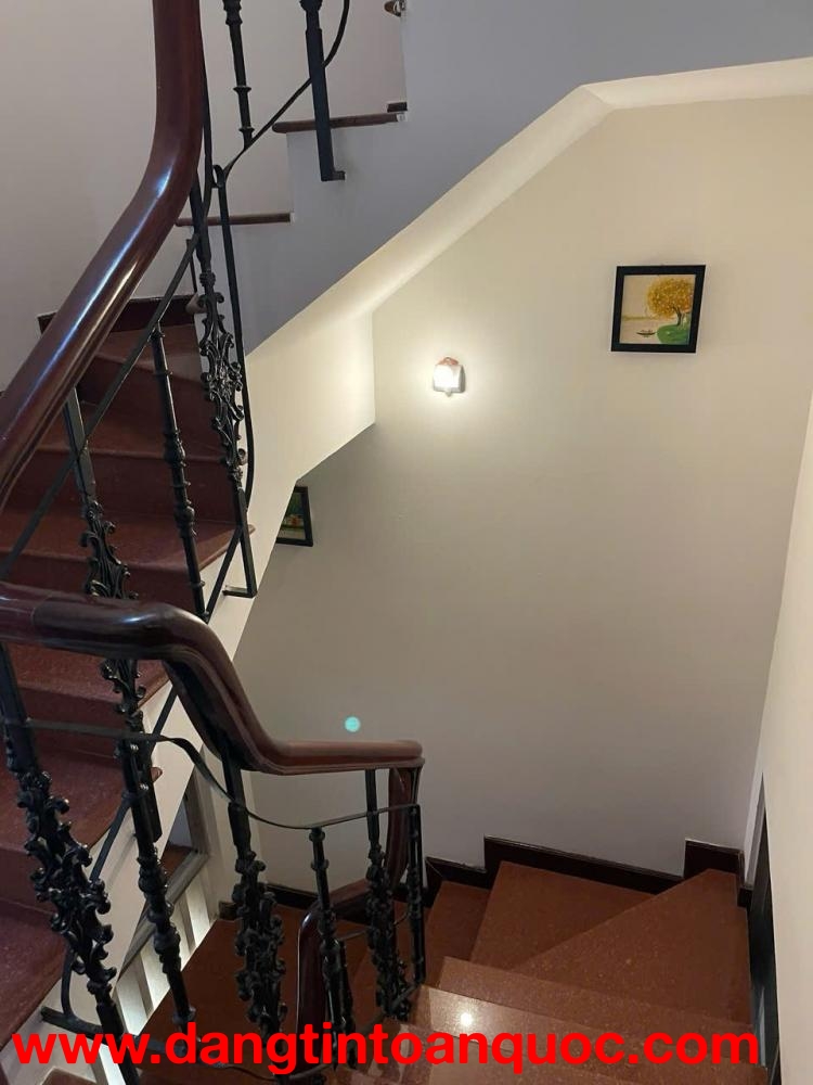 CHO THUÊ NHÀ NGUYÊN CĂN TRUNG TÂM QUẬN 3