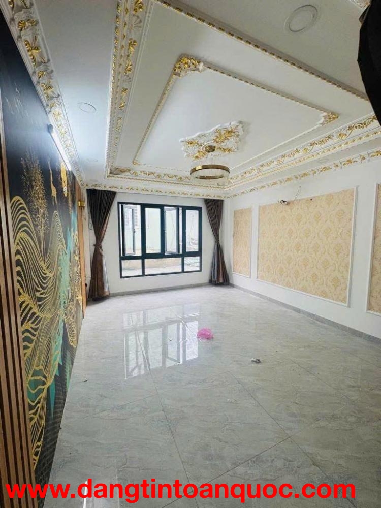 Lô góc mặt tiền kinh doanh nhánh Nguyễn Anh Thủ - cưc kì ngon và hiếm