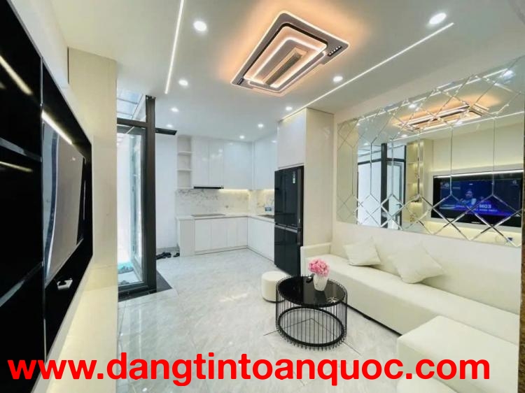 Bán Nhà Định Công Hạ 38.5m2. 6 tầng. mặt tiền 4m. giá 8.7 tỷ Hoàng Mai Hà Nội