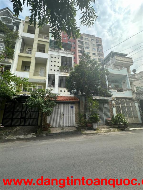 Bán mặt tiền đường HXT 10m 409/ Nguyễn Oanh P17 Gò Vấp. DT 4x17m (CN 65 m2) 1tr1L giá 9,1 tỷ