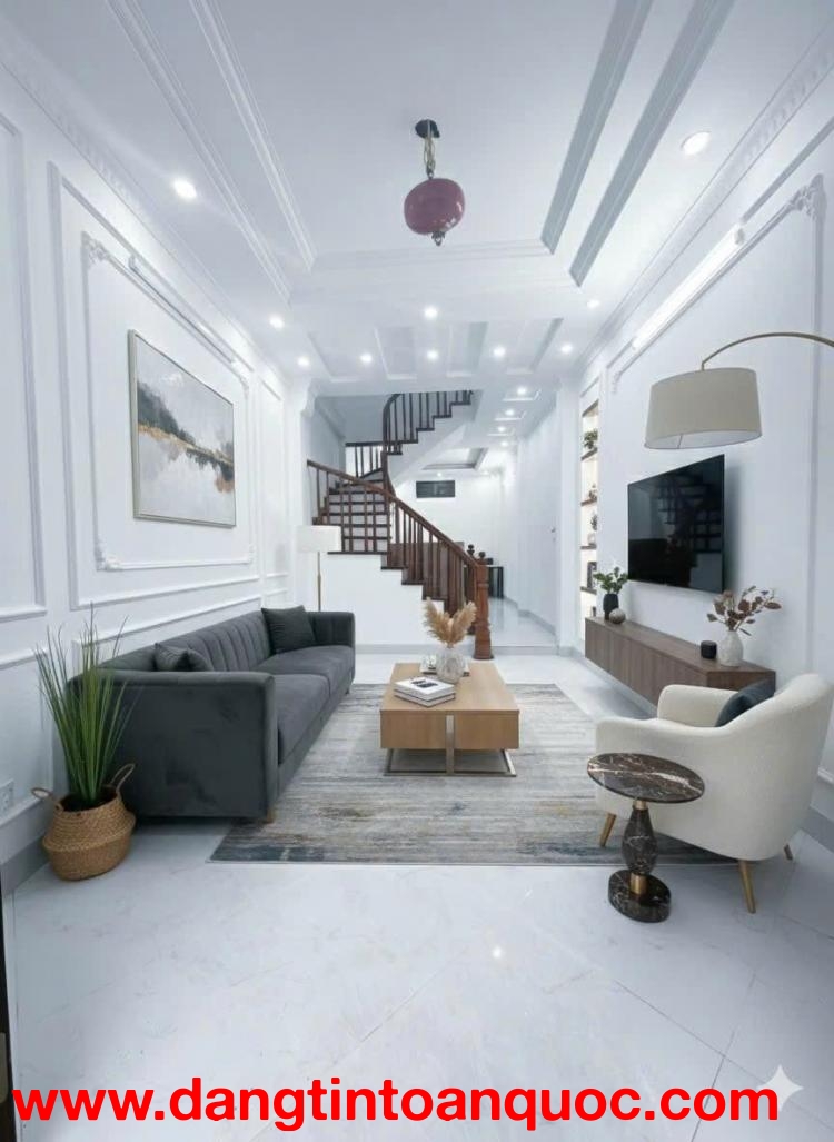 Bán Nhà Đê La Thành 36m2. 5 tầng. mặt tiền 3.4m. giá 10.9 Tỷ Đống Đa Hà Nội