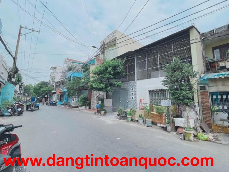 Bán nhà HXH 6m tại đường Nguyễn Văn Lượng. DT 4,14x16 (CN 68 m2). Nở hậu 4,46, giá cực tốt 7,8 tỷ