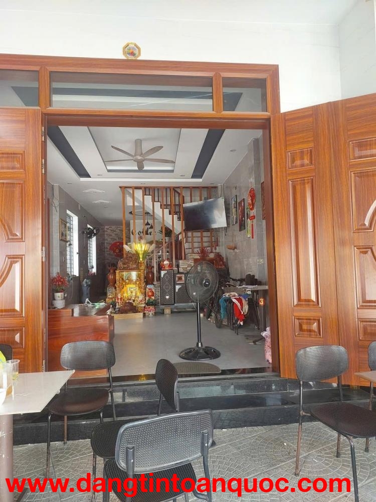 Nhà 3 tầng MT Nguyễn Công Hoan 60m2 giá 6.3 tỷ, mới đẹp ở ngay kinh doanh tốt