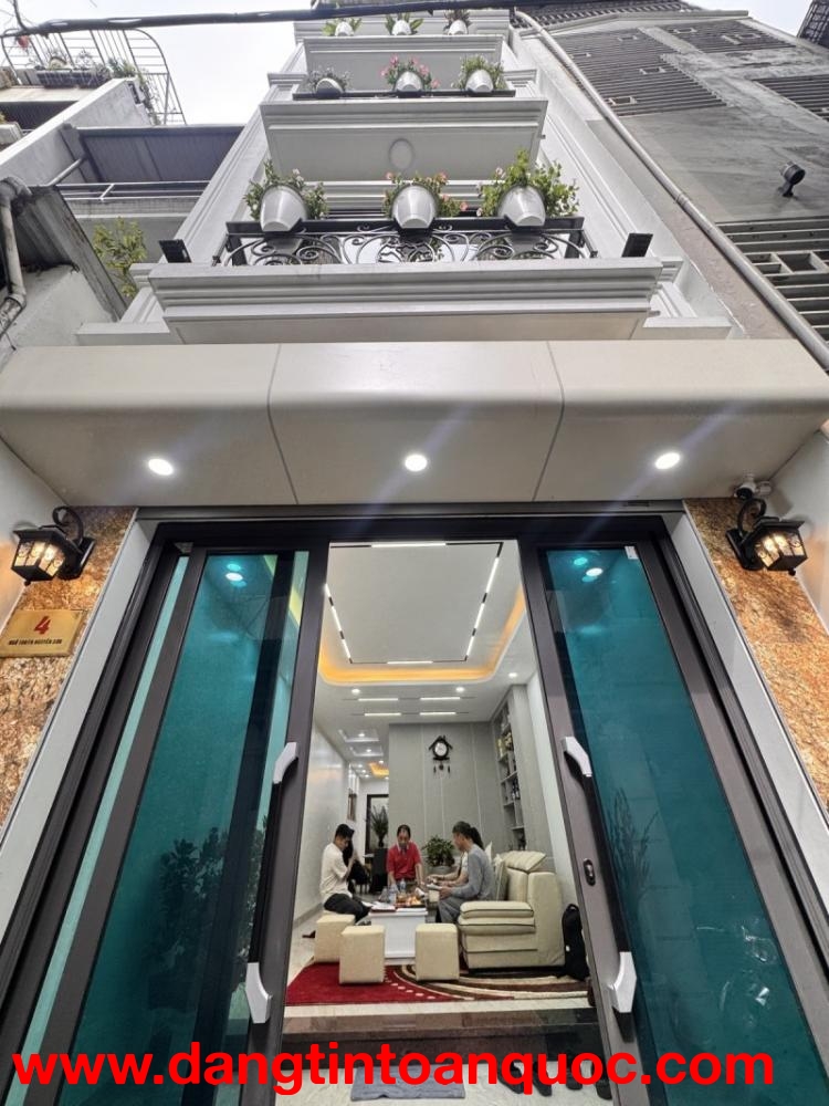 BÁN NHÀ RIÊNG 5 Tầng Phố Nguyễn Sơn 60 m2 mặt tiền 4m X 13.5 tỷ Long Biên-Hà Nội.