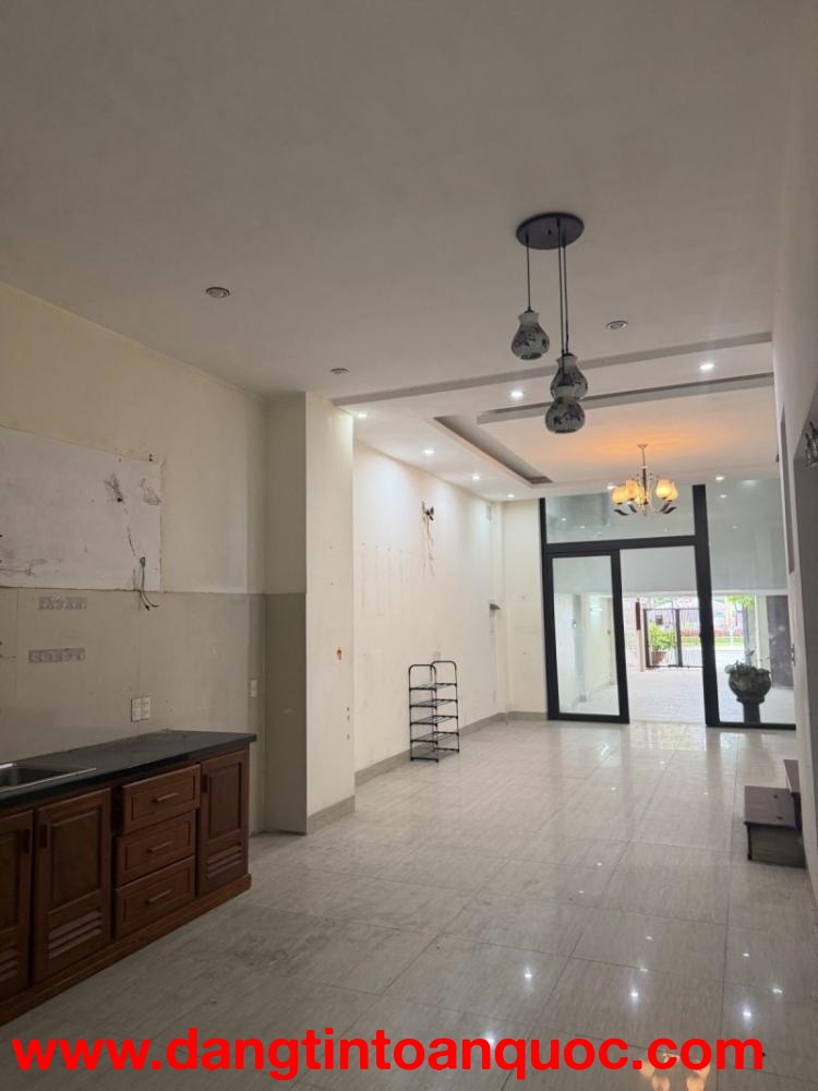 ► Mặt Tiền 30 tháng 4, 161M2, 4 tầng KD Văn Phòng, Căn hộ, 24.x tỷ