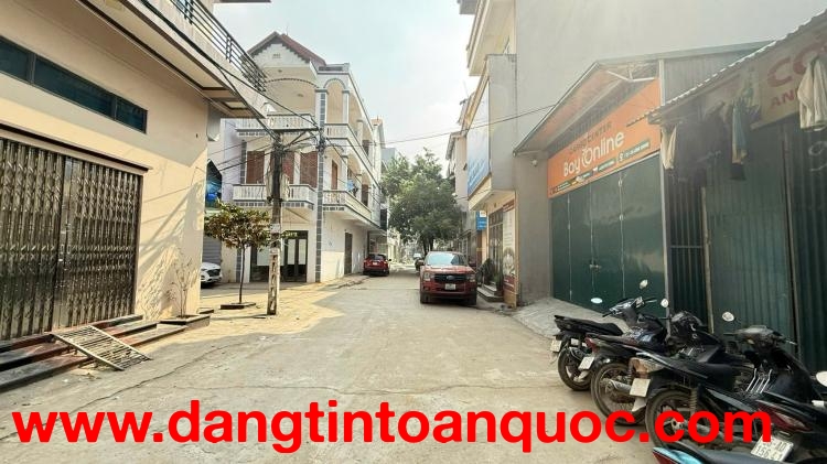 SỞ HỮU NGAY CĂN BIỆT THỰ LIỀN KỀ ĐẸP - GIÁ TỐT - Vị Trí Đắc Địa Thuộc Dự Án Cổng Chung(Tân Hội)