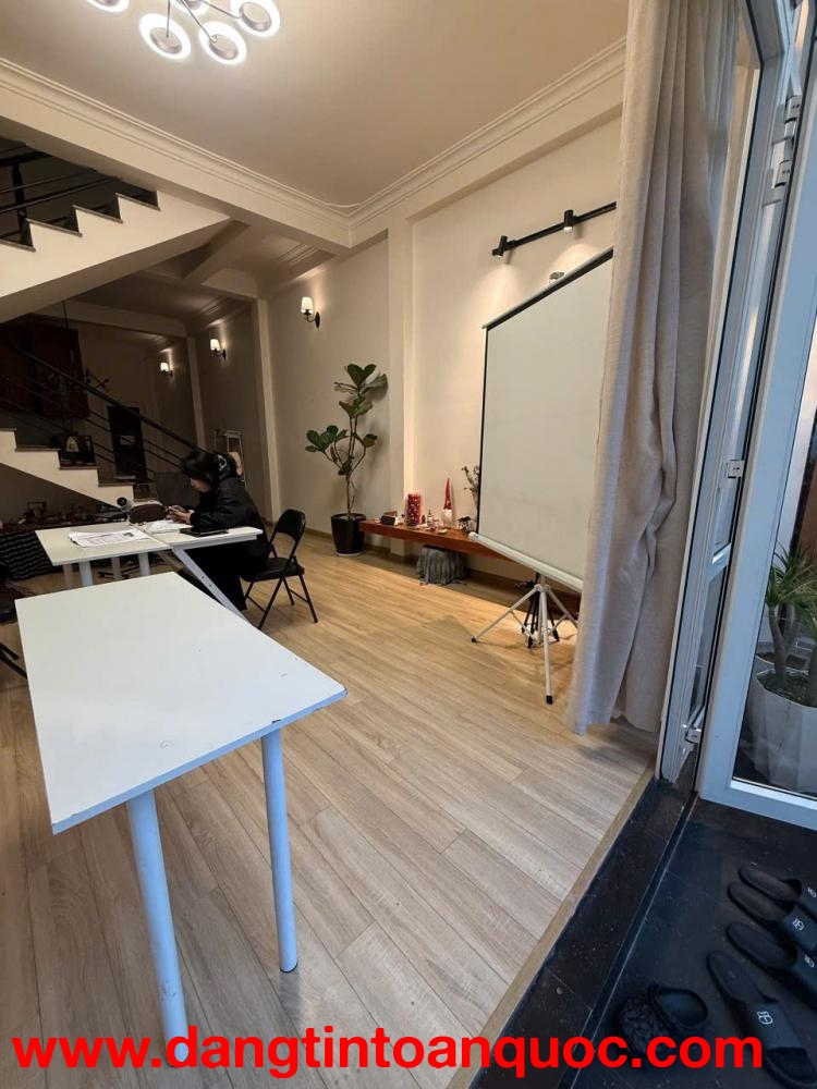 CHO THUÊ MẶT BẰNG TẦNG TRỆT – PHÙ ĐỔNG THIÊN VƯƠNG (GẦN NGÃ 5 ĐH)