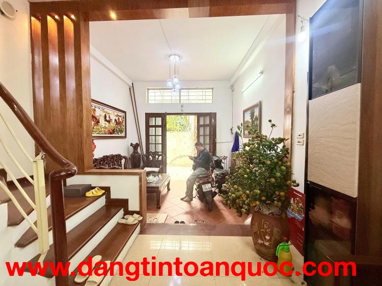 Bán nhà Kim Ngưu 51m2. 4 tầng. mặt tiền 4.2m. giá 14.5 Tỷ Hai Bà Trưng Hà Nội