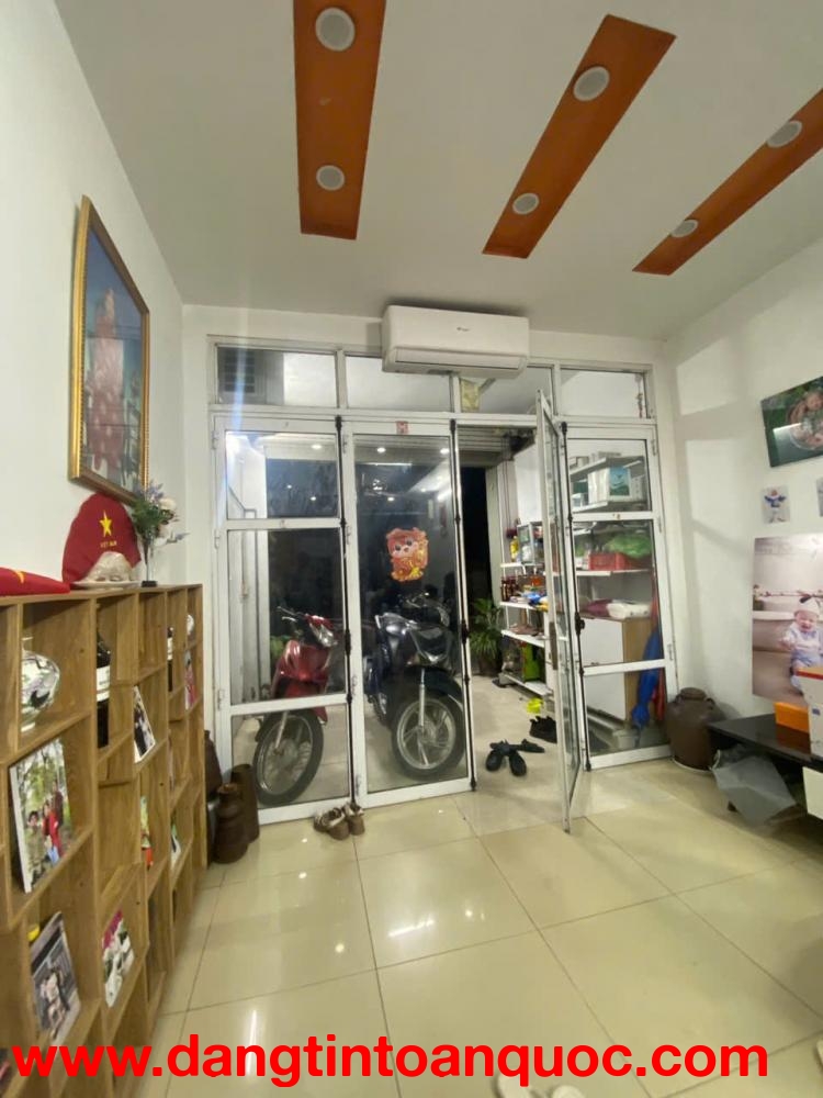 Bán nhà Đức Giang – ô tô vào nhà – 5 tầng – khu dân cư ổn định