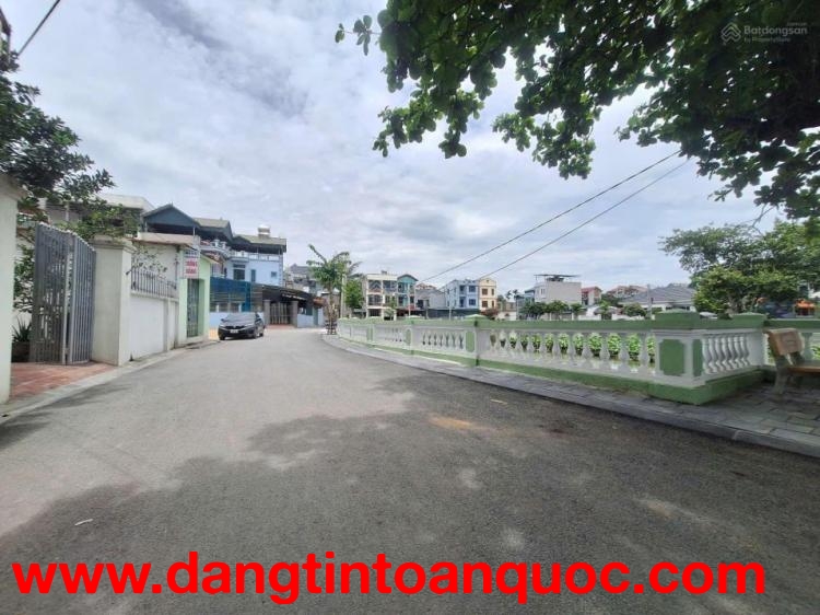 Siêu hiếm vỉew hồ ô tô tránh - 67.6m2 - đất Việt Hùng, Đông Anh