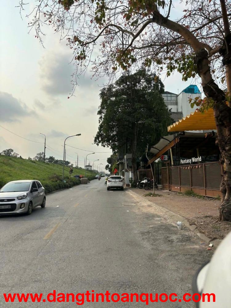 NHÀ ĐẸP - CỰC HIẾM - Vị Trí Đắc Địa Tại  Lâm Du, Bồ Đề, Long Biên, Hà Nội