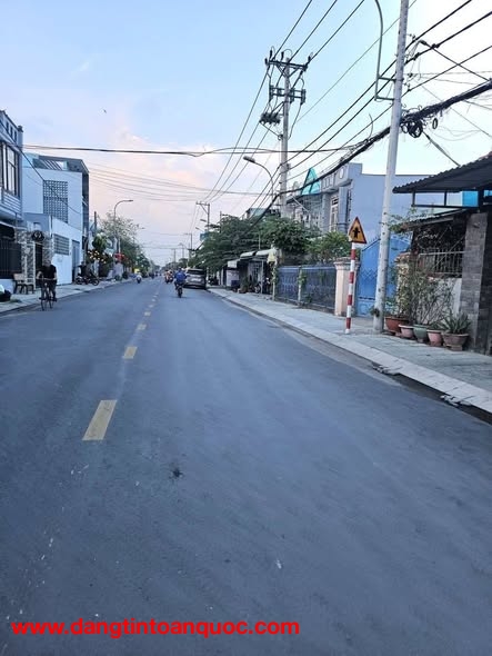 Bán nhà mặt tiền 20x45m nở hậu 48x39m giá dưới 90 tỷ Đường Lê Văn Khương