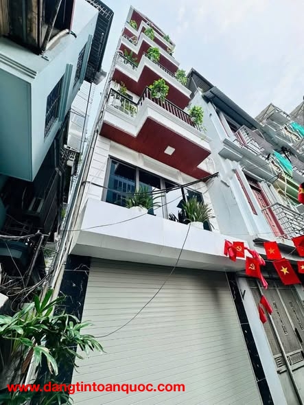 Lạc Long Quân – Bán nhà lô góc 2 mặt ngõ 5Tầng 35m² nhỉnh 9 Tỷ gần Hồ Tây