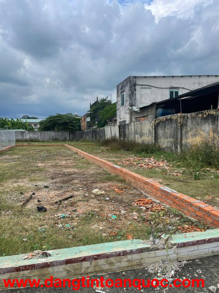 Bán đất 1300m2 giá 10 triệu/m2 Đường nhựa 6m Bà Điểm 5