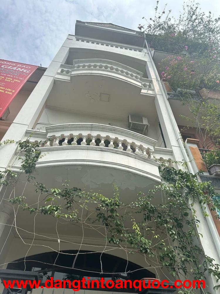 Bán nhà phố Cát Linh, Đống Đa, hai mặt tiền, ngõ ô tô, gần phố, 55m, 6 tầng, 19 tỷ.