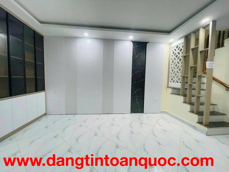 SIÊU PHẨM BA ĐÌNH HÀNG XÓM LĂNG BÁC PHỐ ĐỘI CẤN  40M 5T NHỈNH 15 TỶ NGÕ RỘNG THOÁNG