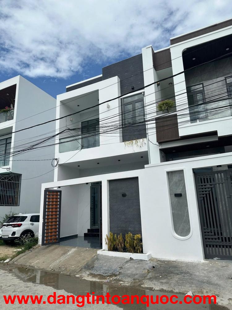 Nhà mới 2 tầng mặt tiền đường Ruộng Thổ, ngay đường Thông Tin - Diên An, Diên Khánh