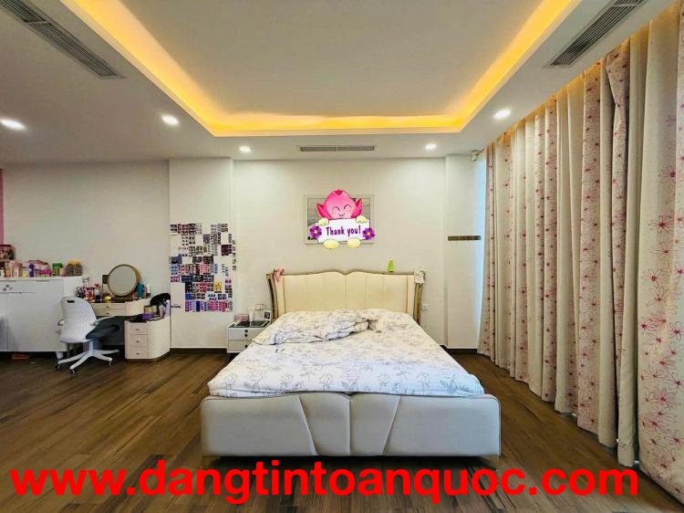 **Bán nhà HXH Út Tịch** phường 4, Tân Bình (4,2*24) gần sân bay 4 tầng