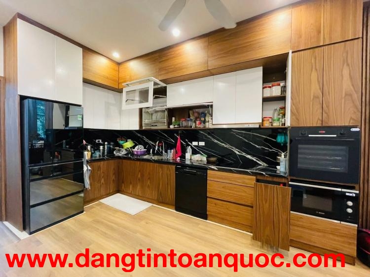 Rất hiếm! Bán nhà An Trạch 32m2, 4 tầng, mặt tiền gần 4.2m, nhỉnh 13 tỷ, ô tô tránh, vỉa hè