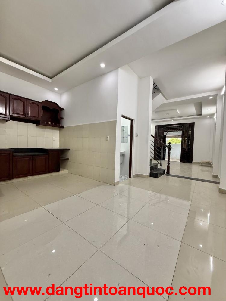 Bán nhà hẻm 3,5m đường Trường Chinh, gần Cộng Hòa, 5x12m, 4 Tầng - 4PN, chỉ 6,8 tỷ.