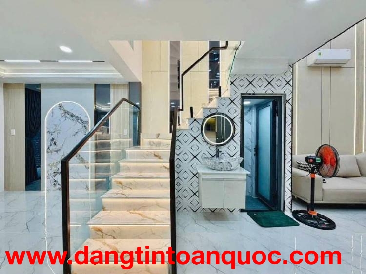 Bùi Quang Là _ P12 _ Gò Vấp hẻm trước nhà 3m .