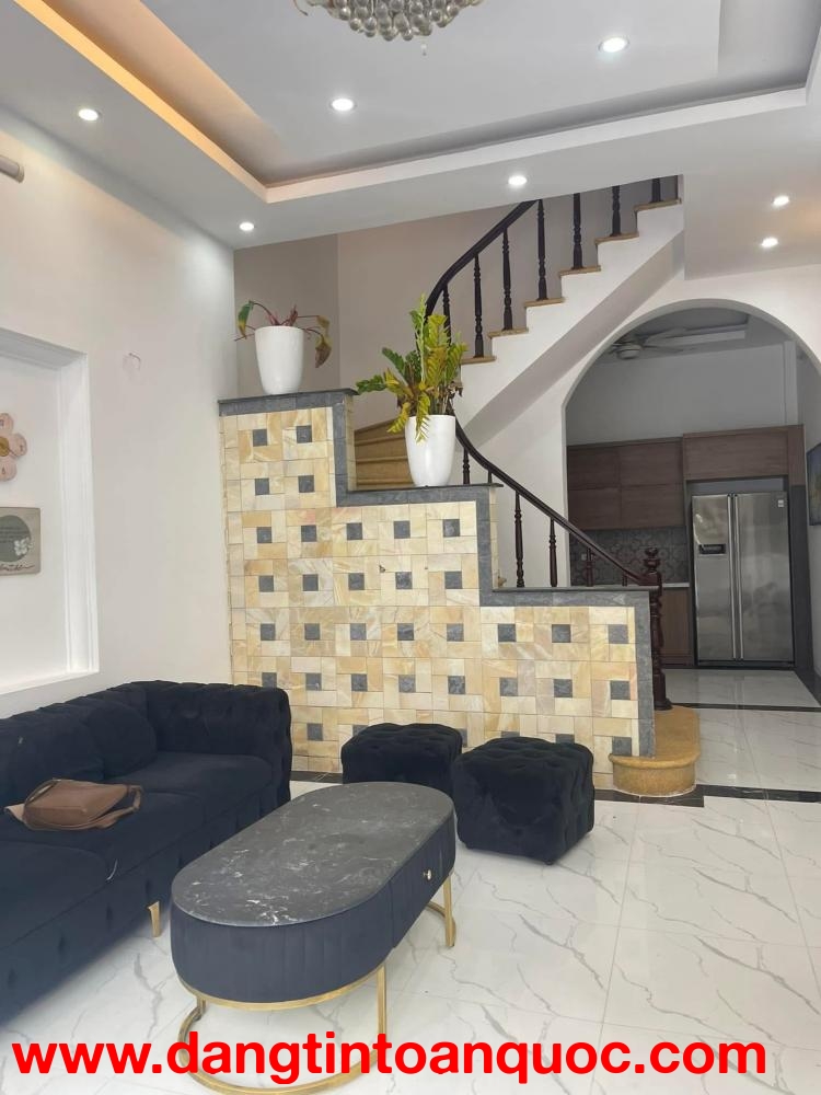 NHÀ ĐẸP PHỐ XUÂN LA 50M 4T GIÁ 13 TỶ LÔ GÓC-  NGÕ Ô TÔ-  GẦN PHỐ -GẦN HỒ TÂY