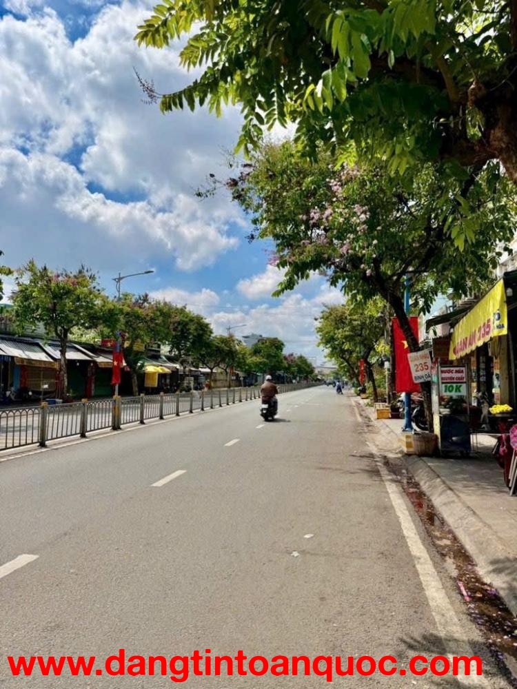 Chỉ 5 Tỷ Nhỉnh - Tân Phú - Hẻm 1 Sẹc - Gần Mặt Tiền - 36M2 - 4 TẦNG - 2PN