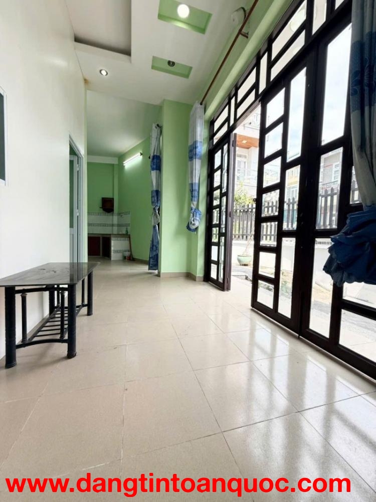 Bán nhà mặt phố đường 182, Q9, Thủ Đức, TP HCM. DT 110m2, 4PN, SH, 7.15 tỷ