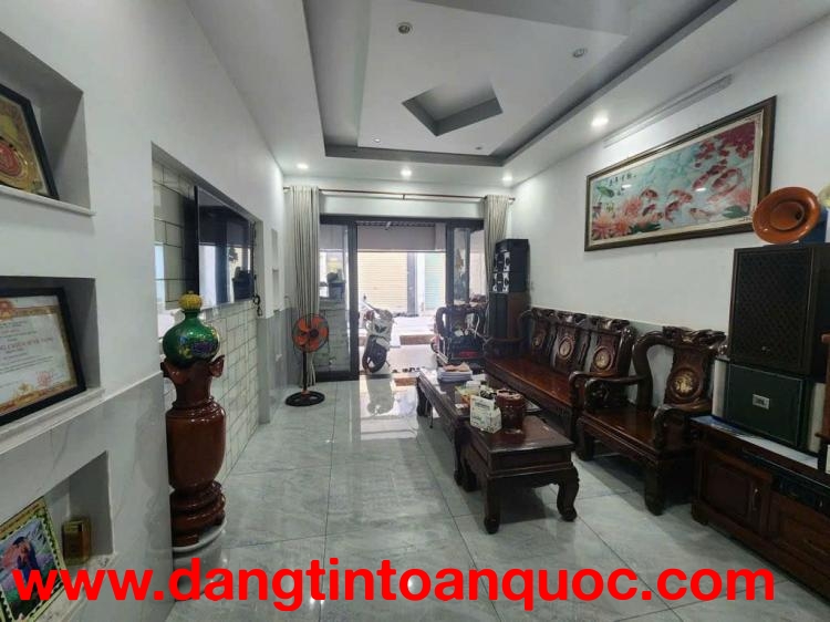 NHÀ_MỚI_Q.7 ĐẸP KHÁCH CHỈ XÁCH VALY VÀO Ở - XE HƠI NGỦ TRONG NHÀ- NỞ HẬU NHẸ TÀI LỘC. GIÁ NHỈNH 9 TỶ