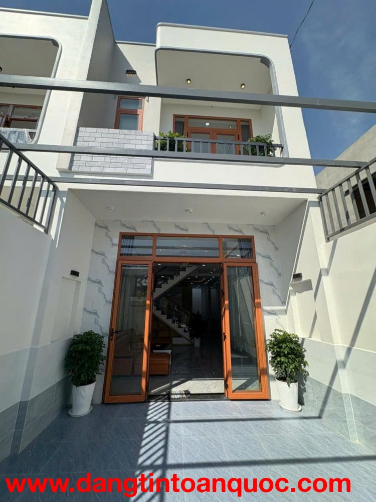 NHÀ PHỐ MỚI XÂY - DỌN VÀO Ở NGAY - Địa chỉ Đức Hoà Đông, Huyện Đức Hoà - Long An