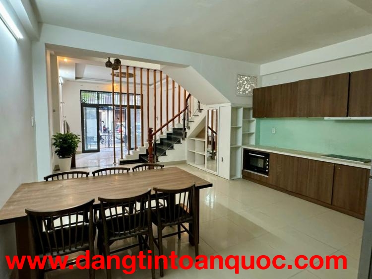 Bán nhà Vũ Đình Long 75m2 2 tầng gần biển Sơn Trà giá 10.x tỷ
