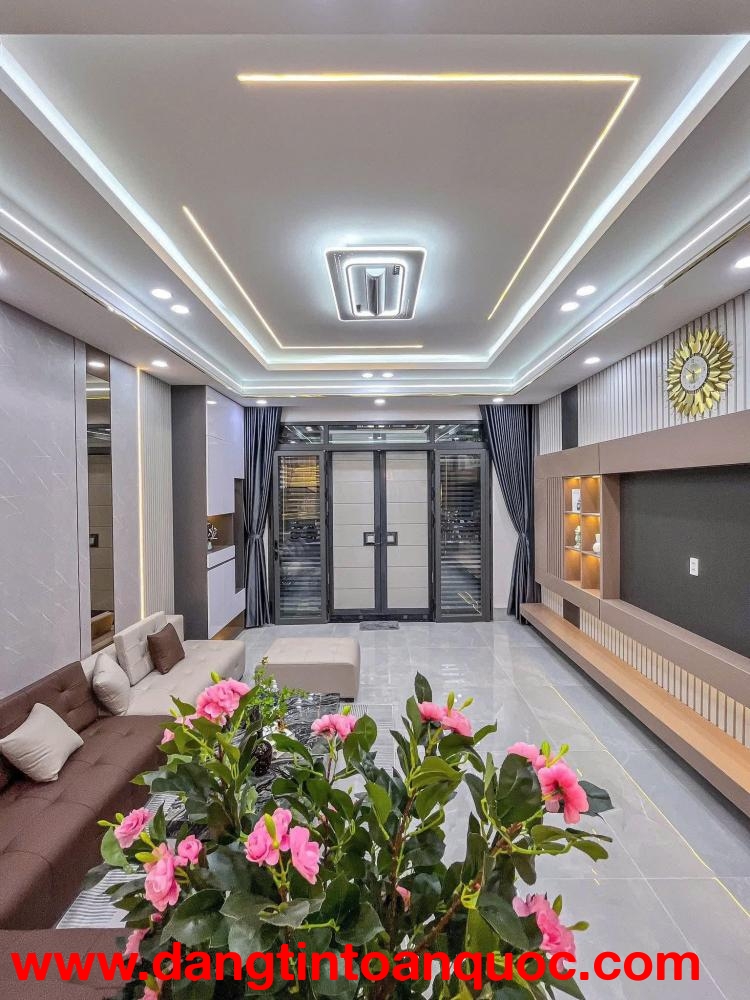 Bán nhà hẻm 202 Phạm Văn Hai; phường 5 Tân Bình (4,5*20) 3 tầng