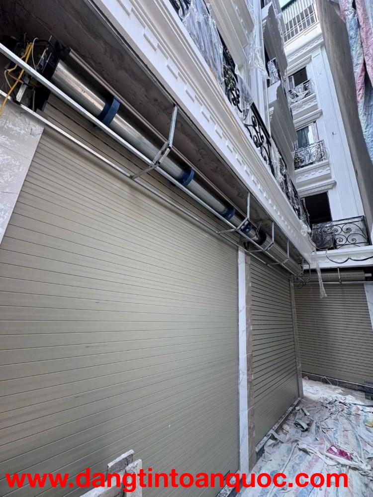 Cực hiếm : Mở Bán liền lô 4 căn - nhà 5 tầng đang hoàn thiện, tại Cự Khối, Long Biên chỉ 3,9 tỷ